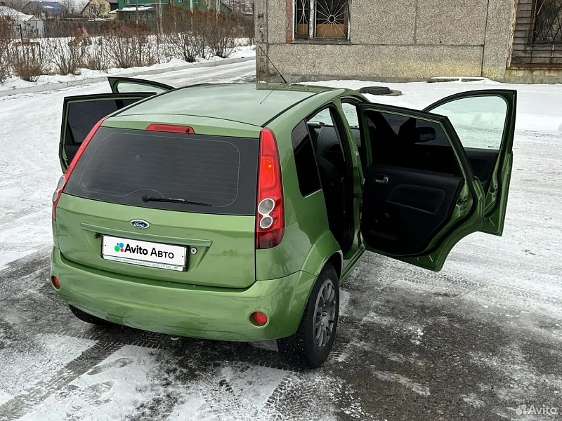 Ford Fiesta 1.6 MT 14