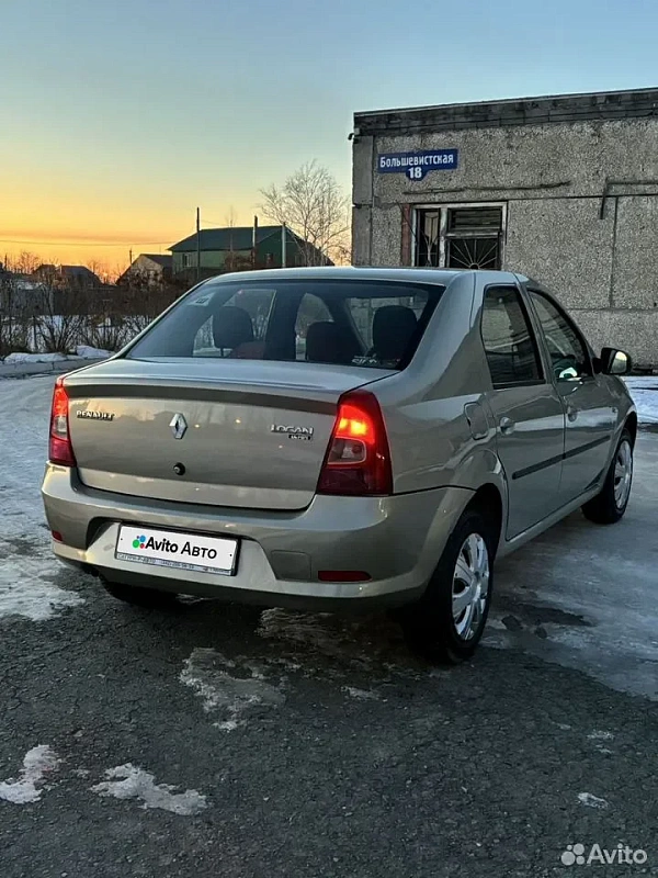 Renault Logan 1.4 MT 2