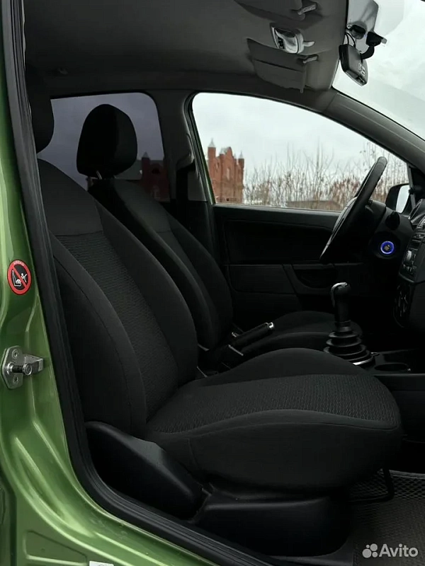 Ford Fiesta 1.6 MT 26