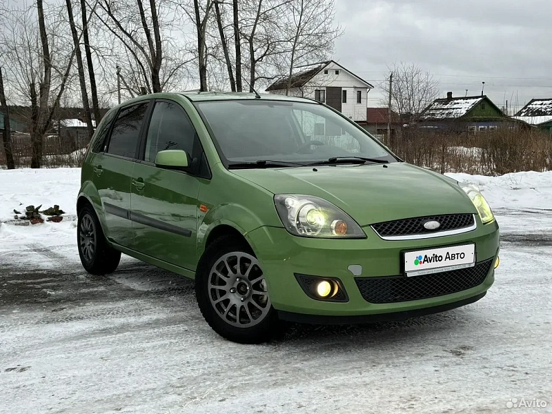 Ford Fiesta 1.6 MT 1
