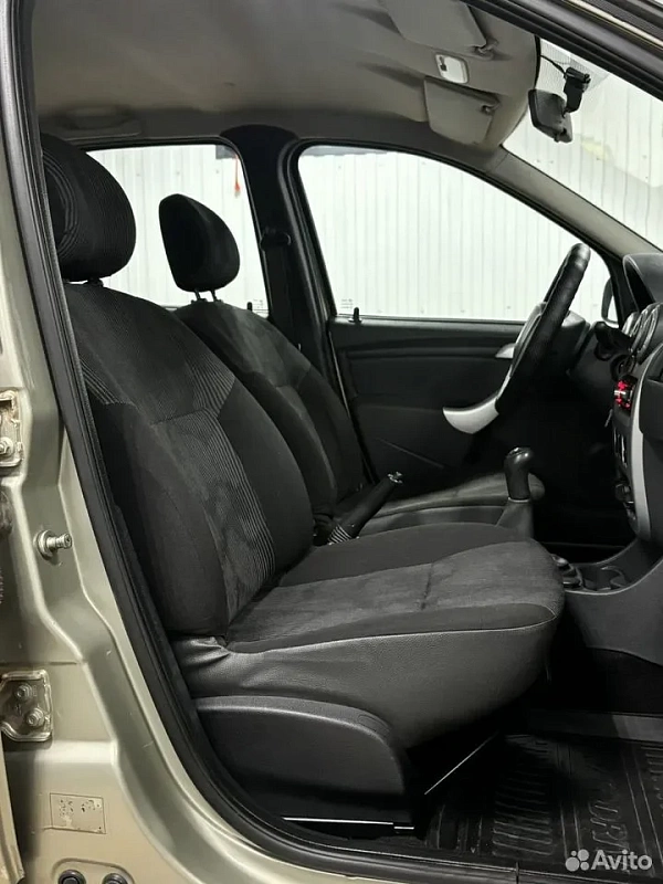 Renault Logan 1.4 MT 23