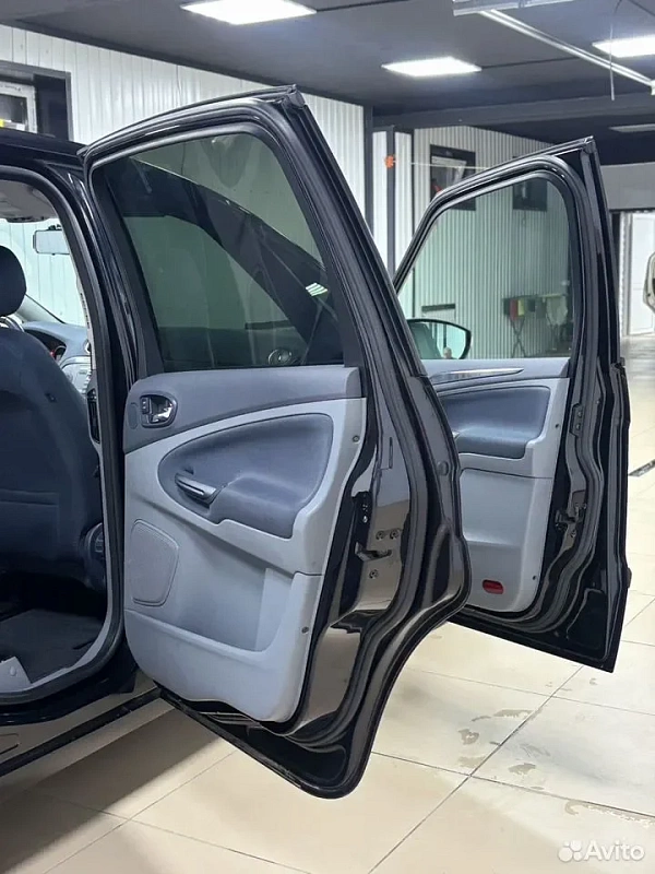 Ford S-MAX 2.0 MT 16